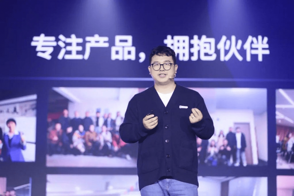 Xiao Hong (Founder & CEO) và Ji Yichao (Co-founder & Chief Scientist).